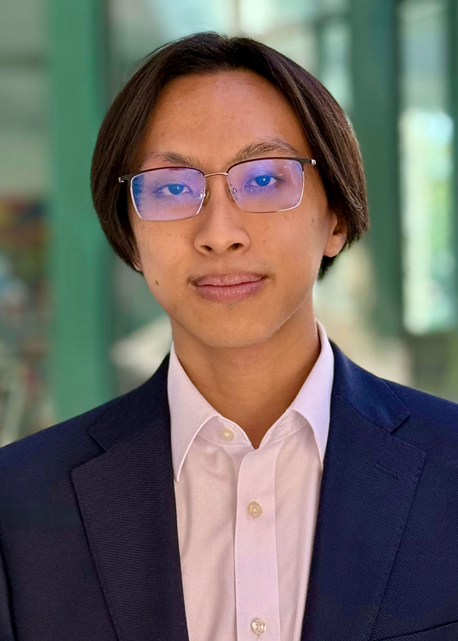 Ethan Siau, Associate